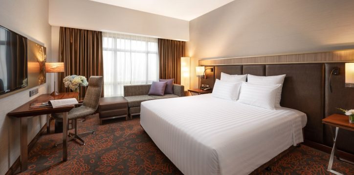 10-deluxe-bedroom-2
