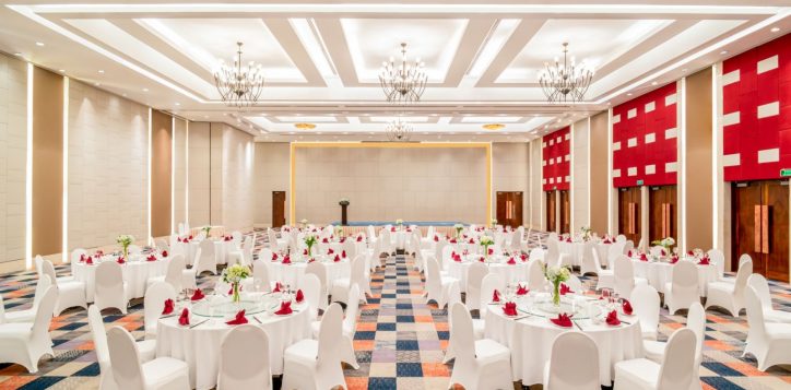 van-mieu-grand-ballroom-round-table-setup-1-2